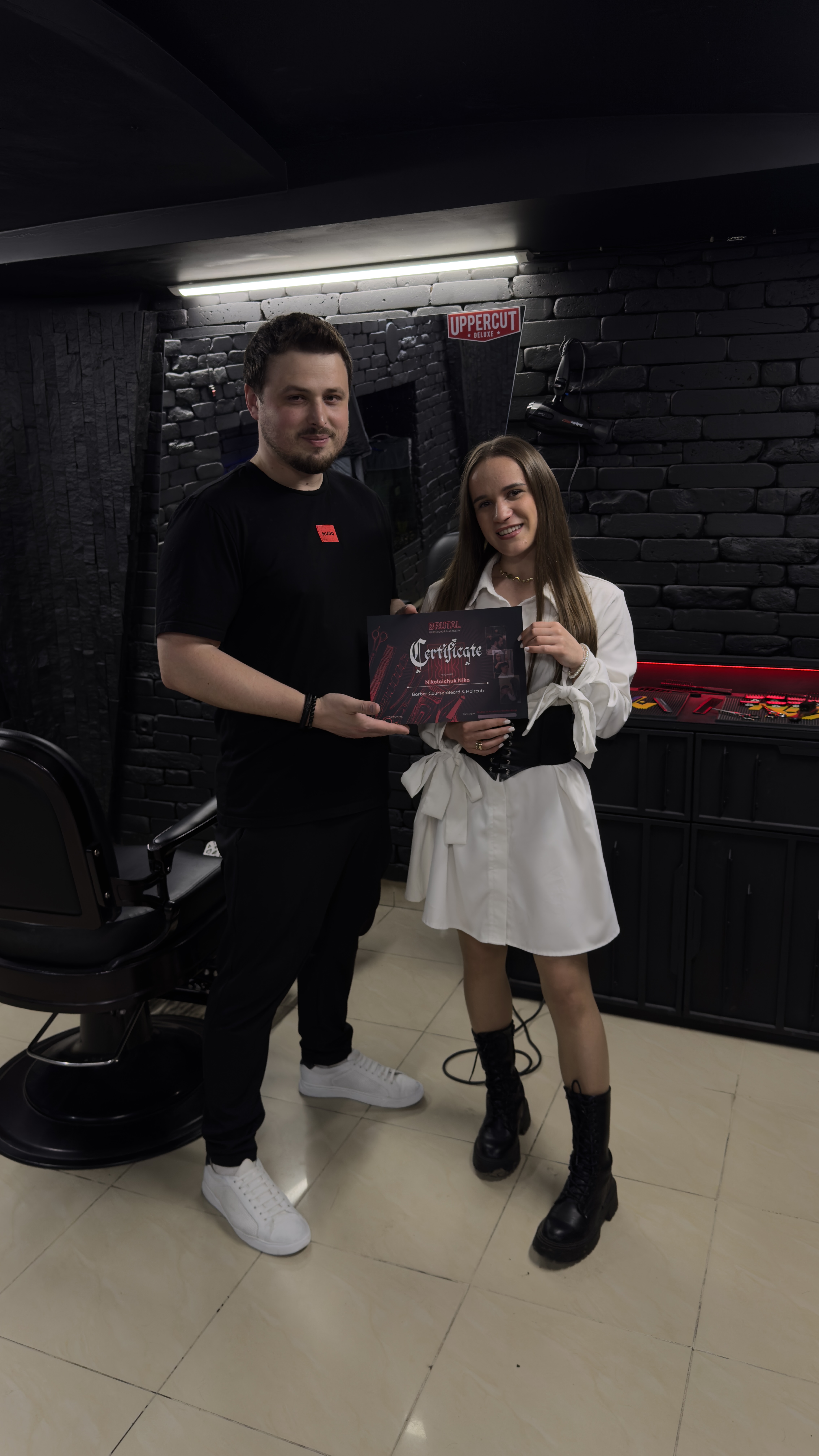 Ніка після навчання у Brutal Academy із сертифікатом
